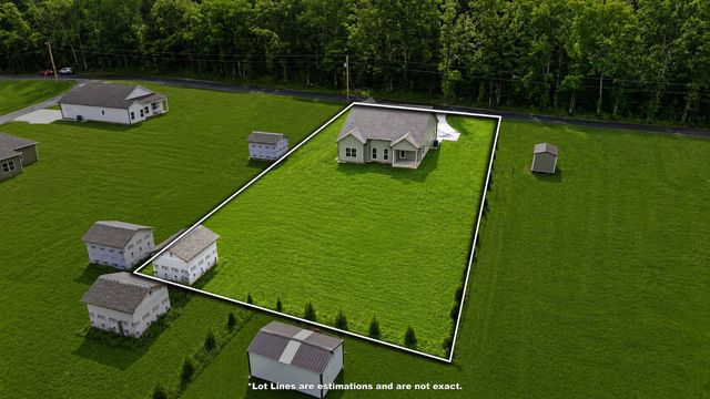 2266 White Ridge Rd, Pelham, TN 37366