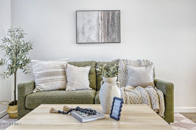 363 W CHASKA Trail, San Tan Valley, AZ 85140