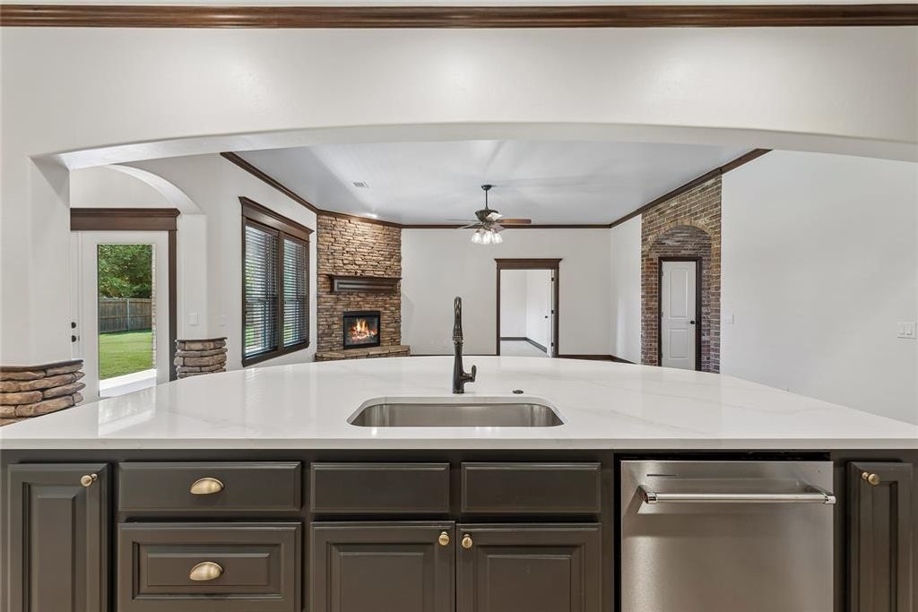Image 11 of property listing at 18300 Salvador Road, Edmond, OK 73012
