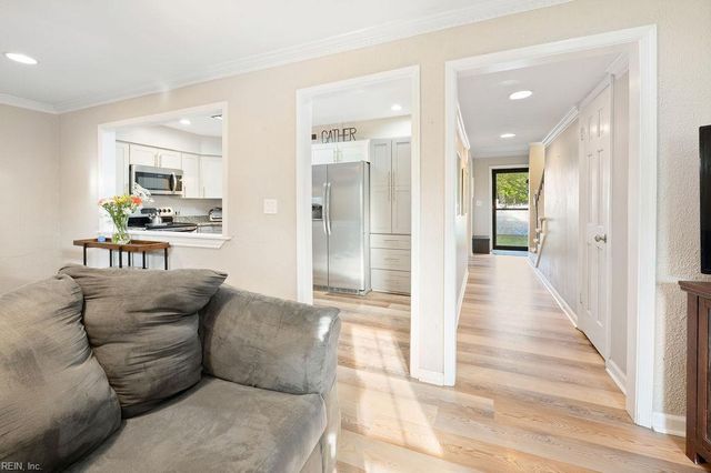 1400 River Birch RN, Chesapeake, VA 23320