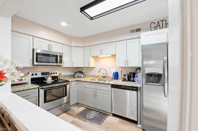 1400 River Birch RN, Chesapeake, VA 23320