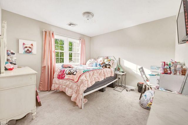 1400 River Birch RN, Chesapeake, VA 23320