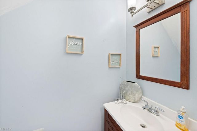 1400 River Birch RN, Chesapeake, VA 23320