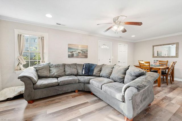 1400 River Birch RN, Chesapeake, VA 23320