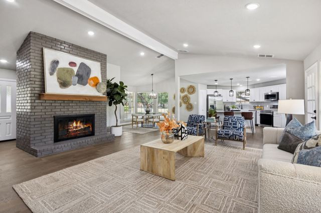 10 Chisholm Trail, Lucas, TX 75002