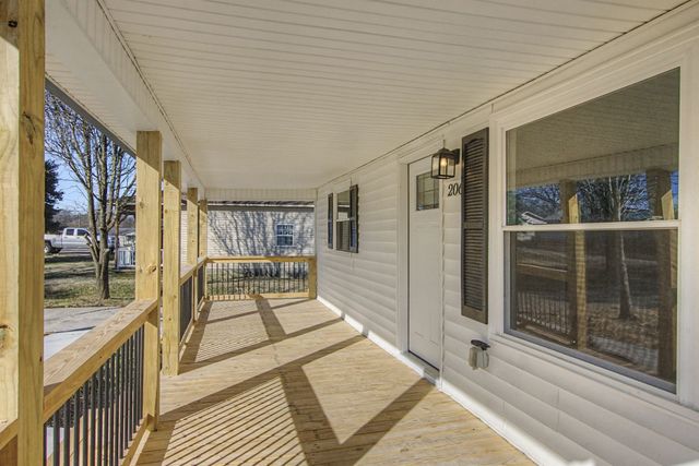 206 Moreland Ave, Shelbyville, TN 37160