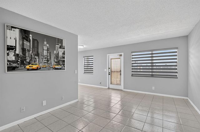4022 Hythe B, Boca Raton, FL 33434