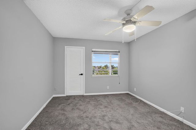 4022 Hythe B, Boca Raton, FL 33434