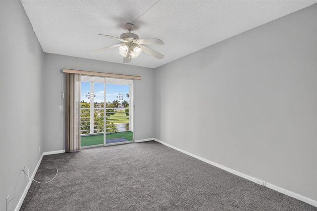 4022 Hythe B, Boca Raton, FL 33434