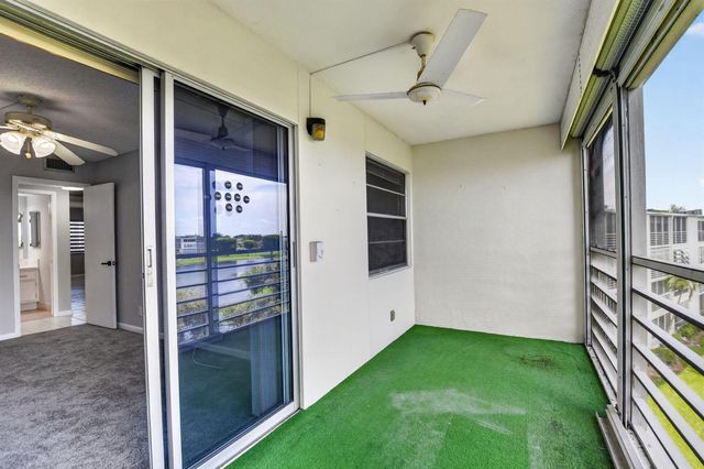 4022 Hythe B, Boca Raton, FL 33434