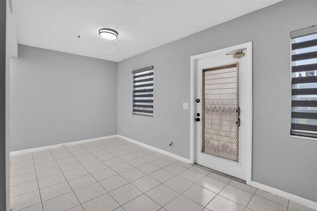4022 Hythe B, Boca Raton, FL 33434