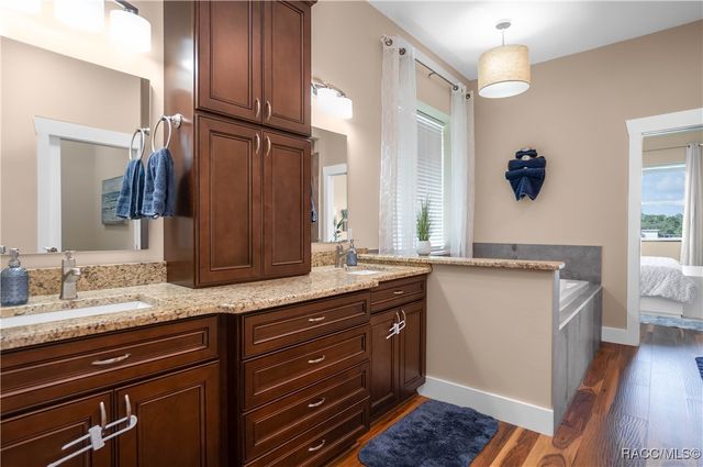 353 N Lake Shenandoah Loop, Inverness, FL 34453