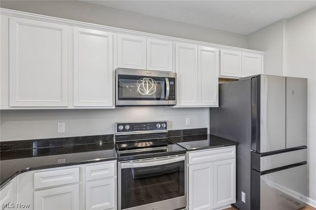 12502 Challenge Way, Columbia Station, OH 44028