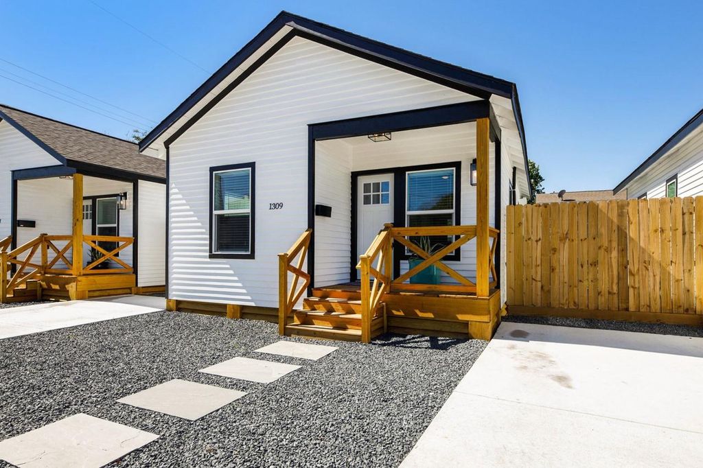 1214 53rd, Galveston, TX 77551