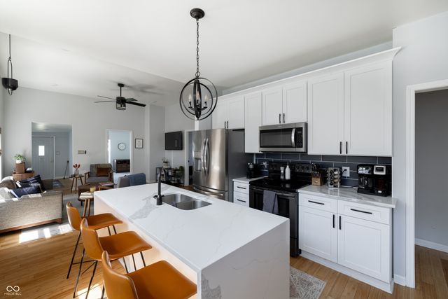 1121 Laurel Street, Indianapolis, IN 46203