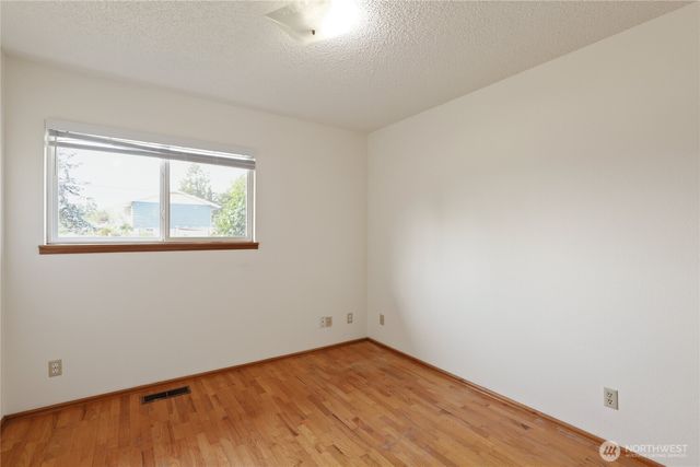 194 May Street W, Port Orchard, WA 98366