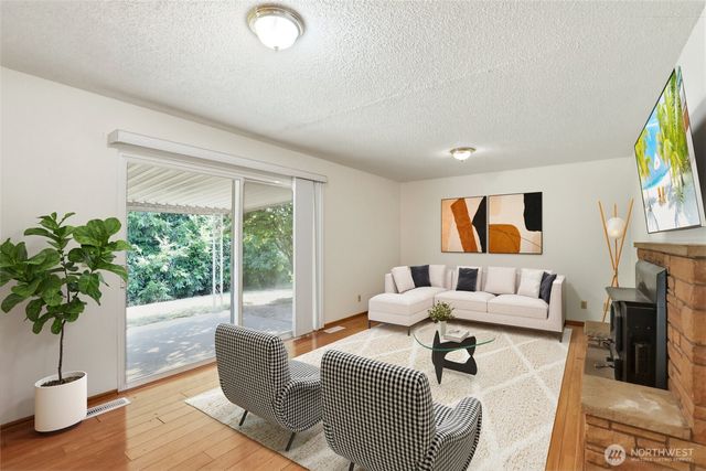 194 May Street W, Port Orchard, WA 98366