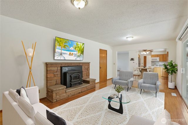 194 May Street W, Port Orchard, WA 98366