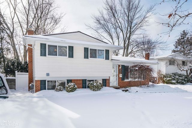 931 W Elmwood Avenue, Clawson, MI 48017