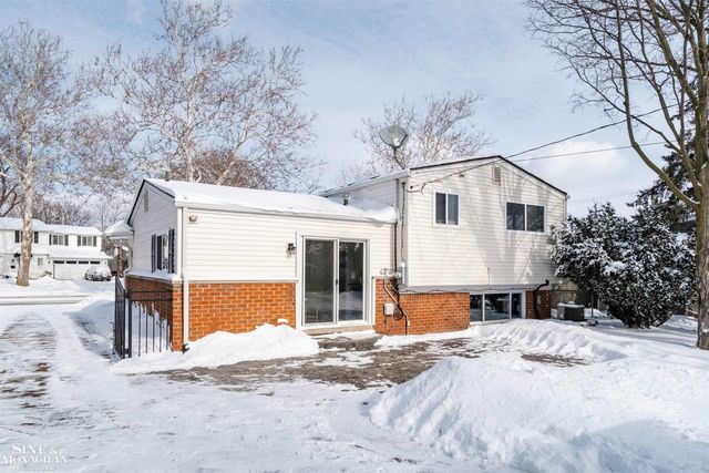 931 W Elmwood Avenue, Clawson, MI 48017