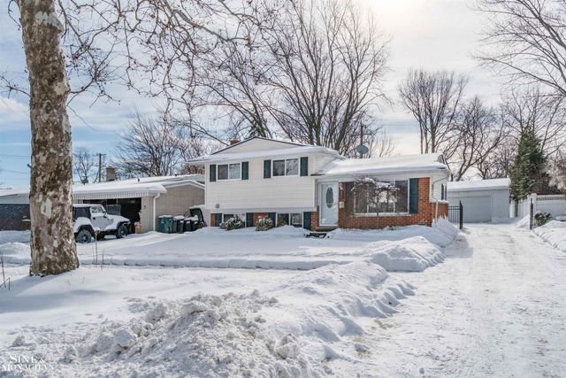 931 W Elmwood Avenue, Clawson, MI 48017