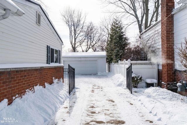 931 W Elmwood Avenue, Clawson, MI 48017