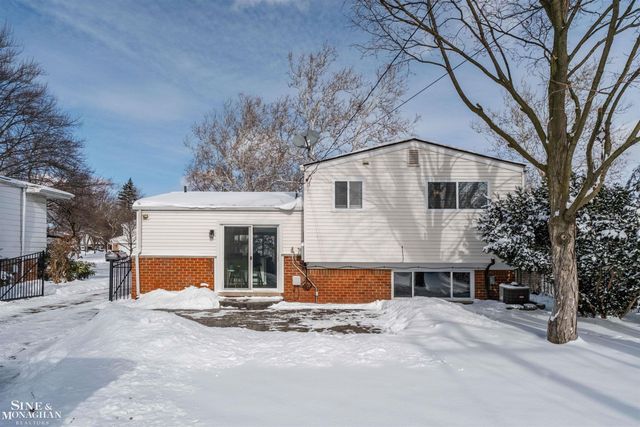 931 W Elmwood Avenue, Clawson, MI 48017