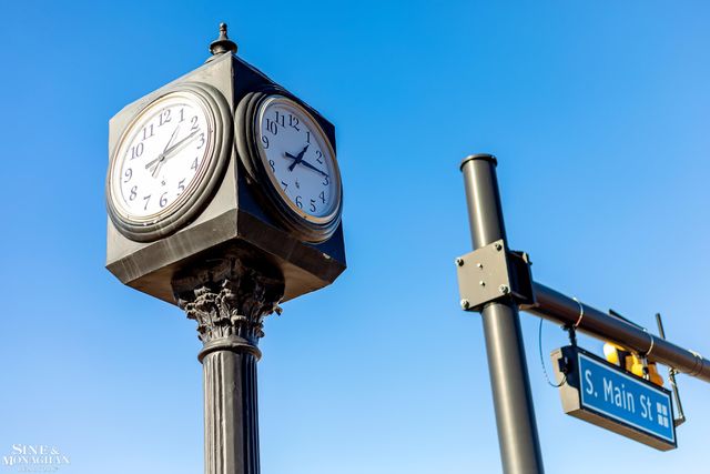 931 W Elmwood Avenue, Clawson, MI 48017