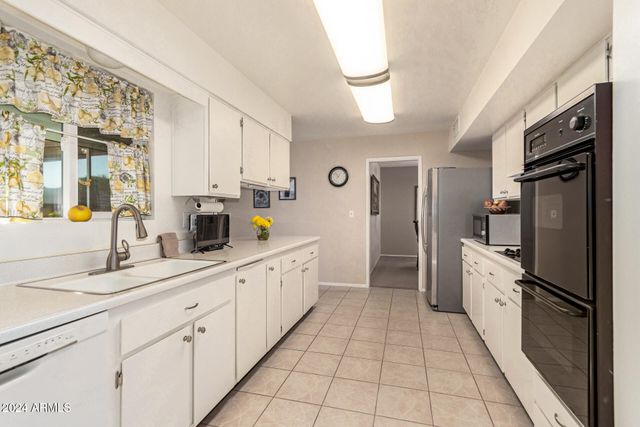 10728 W CHERYL Drive, Sun City, AZ 85351