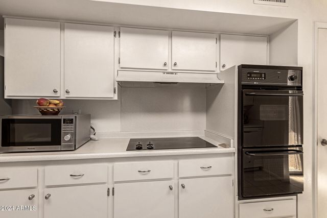 10728 W CHERYL Drive, Sun City, AZ 85351