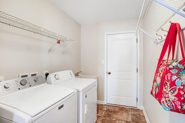 41228 TURTLE DOVE CIR, Aldie, VA 20105