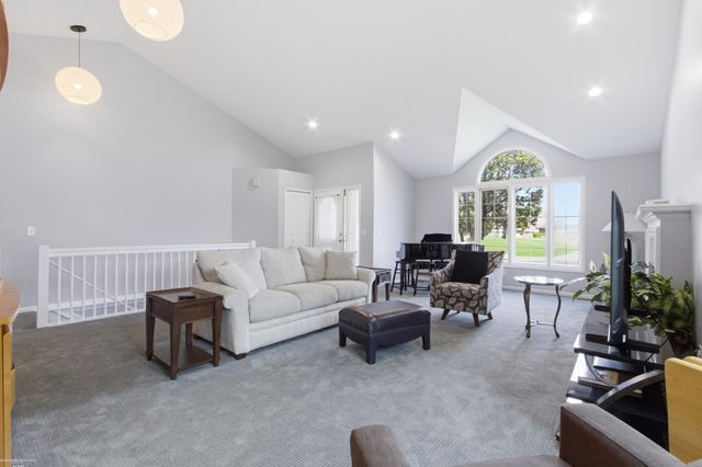 47153 W Mission Valley Drive, Macomb Twp, MI 48042