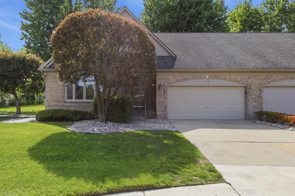 47153 W Mission Valley Drive, Macomb Twp, MI 48042