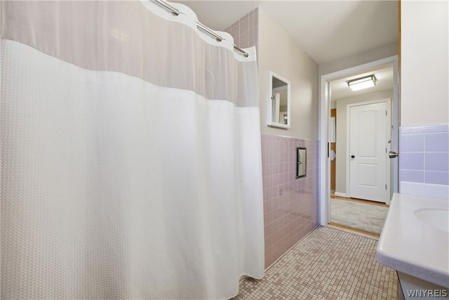 5051 Bradley Lane, Hamburg, NY 14075