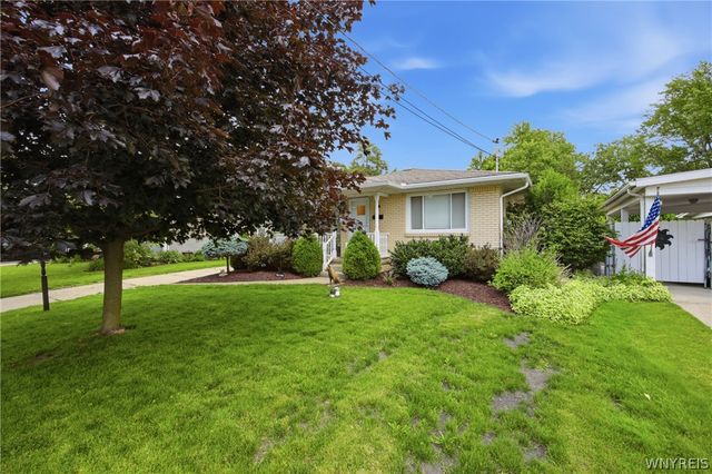 5051 Bradley Lane, Hamburg, NY 14075