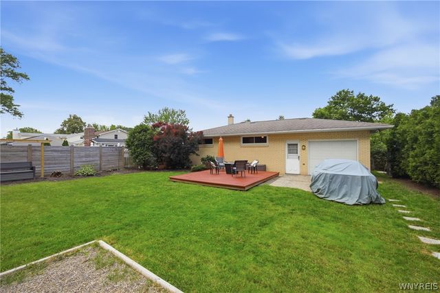 5051 Bradley Lane, Hamburg, NY 14075