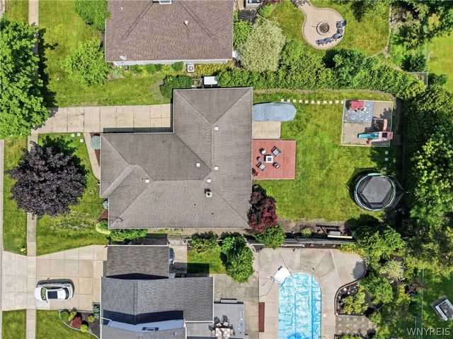 5051 Bradley Lane, Hamburg, NY 14075