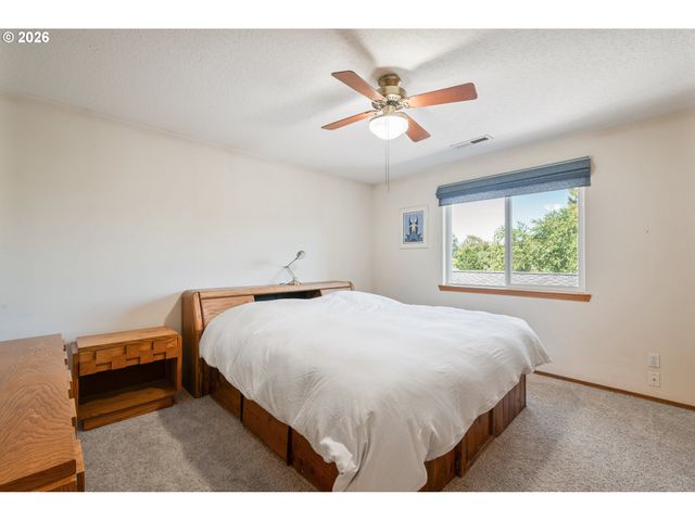 38 VIEW RIDGE Cir, Longview, WA 98632