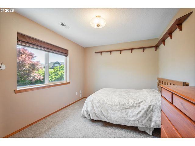 38 VIEW RIDGE Cir, Longview, WA 98632