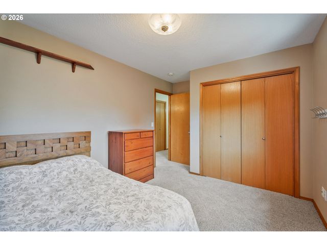 38 VIEW RIDGE Cir, Longview, WA 98632