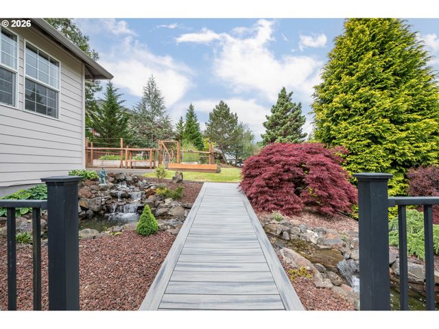 38 VIEW RIDGE Cir, Longview, WA 98632