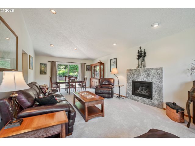 38 VIEW RIDGE Cir, Longview, WA 98632