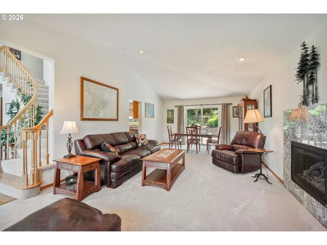 38 VIEW RIDGE Cir, Longview, WA 98632