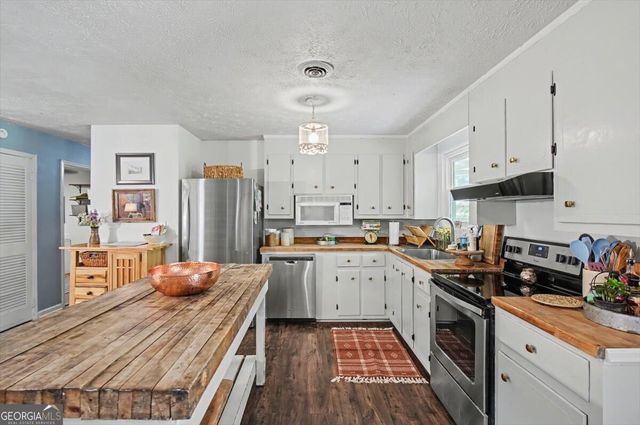 13 Bishop Road NW, Cartersville, GA 30121