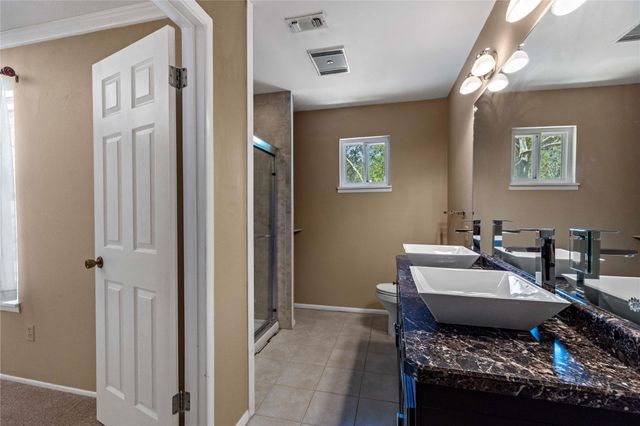 220 Lark Lane, New Braunfels, TX 78132