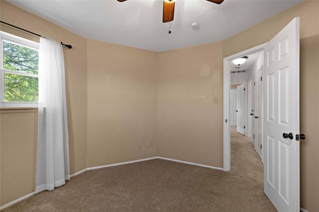 220 Lark Lane, New Braunfels, TX 78132