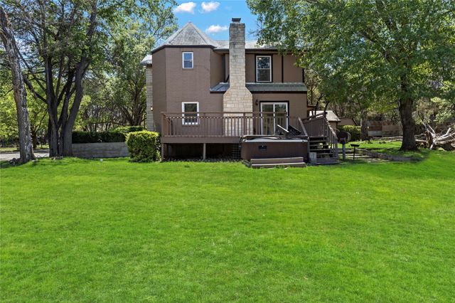 220 Lark Lane, New Braunfels, TX 78132