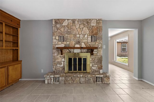 220 Lark Lane, New Braunfels, TX 78132