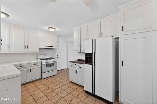 2233 W FLOWER Street, Phoenix, AZ 85015