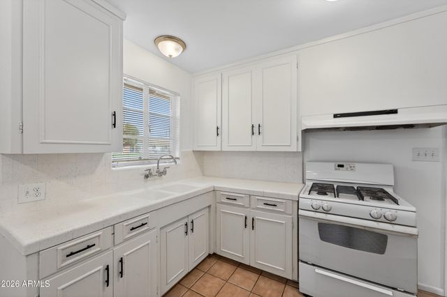 2233 W FLOWER Street, Phoenix, AZ 85015